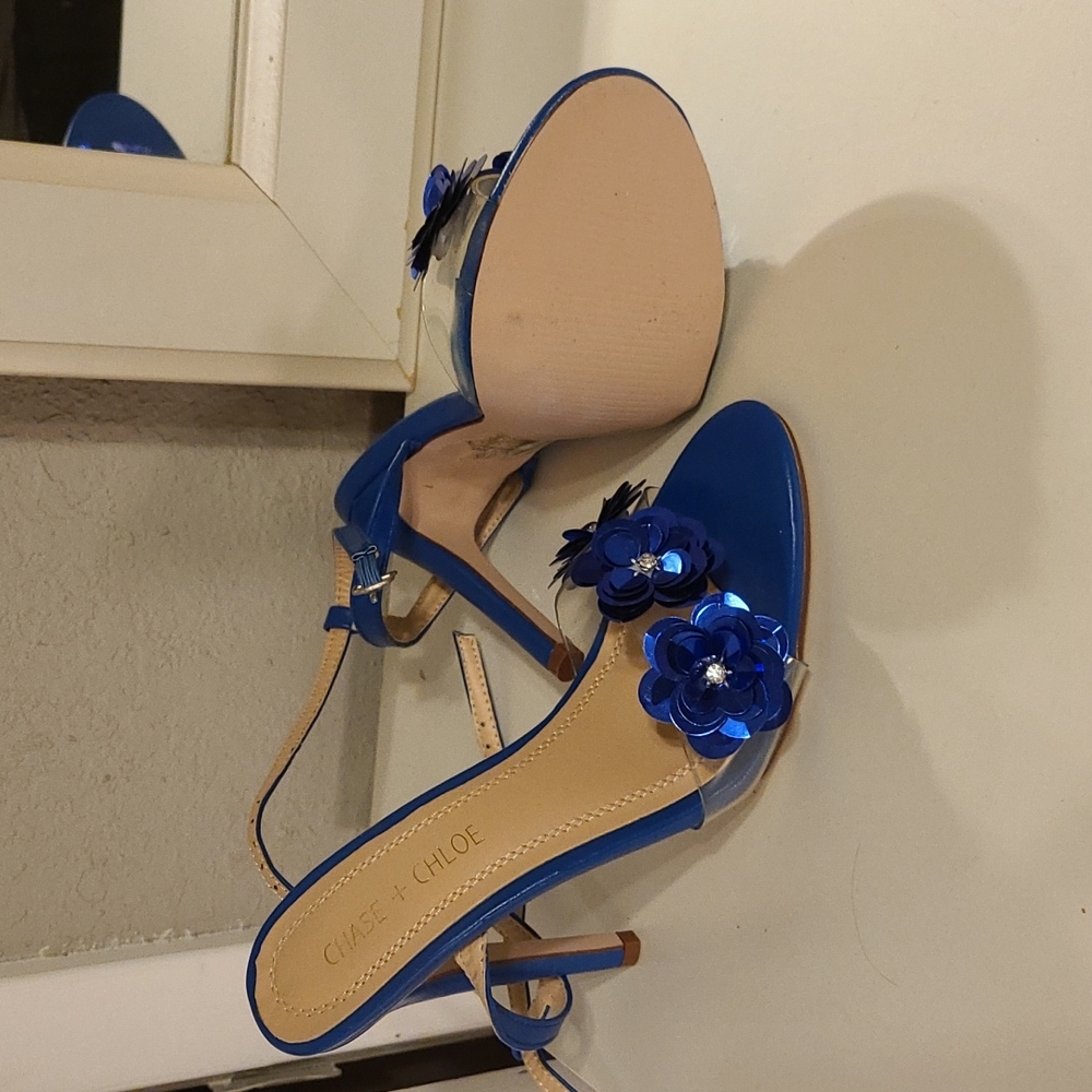 Heels - Picture 4 of 7